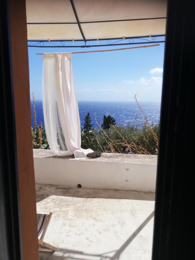 Alicudi Giardino Dei Carrubi- Al Gradino 365 Bed & Breakfast Exterior photo