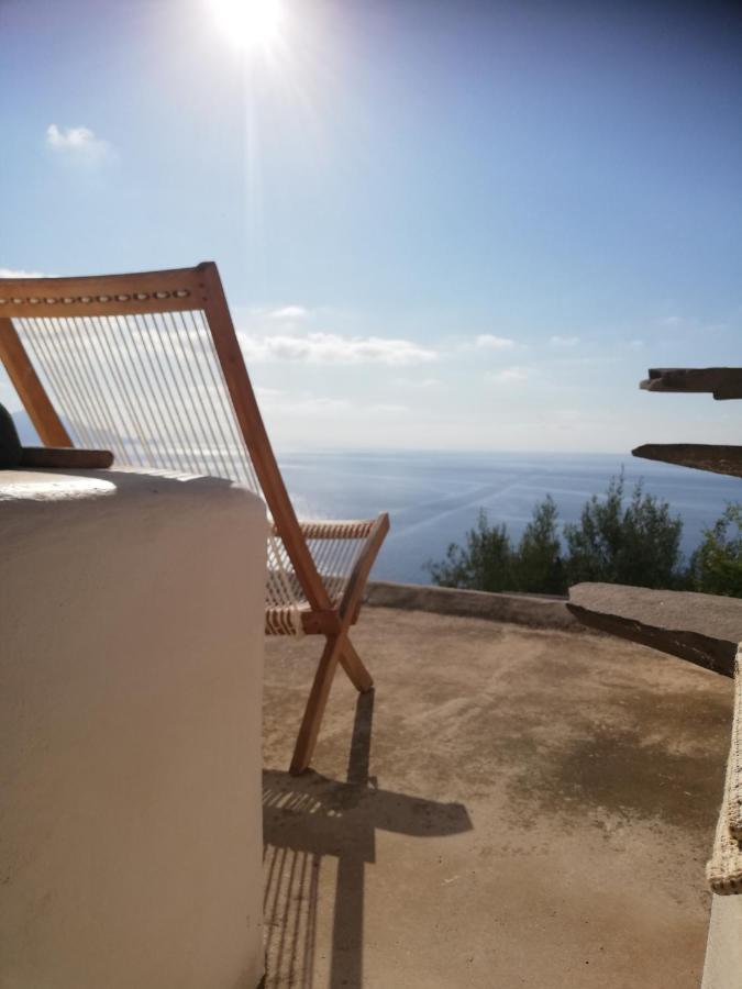 Alicudi Giardino Dei Carrubi- Al Gradino 365 Bed & Breakfast Exterior photo