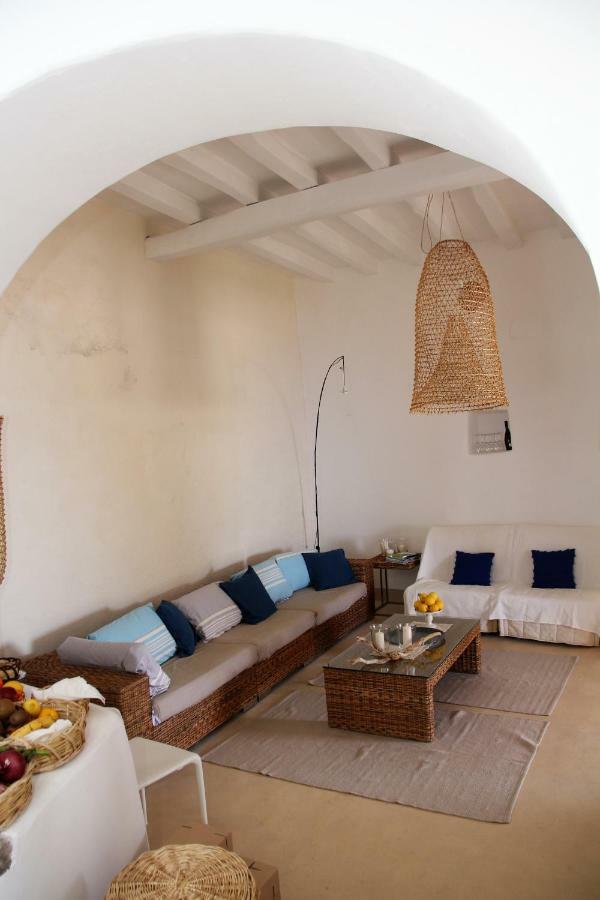 Alicudi Giardino Dei Carrubi- Al Gradino 365 Bed & Breakfast Exterior photo