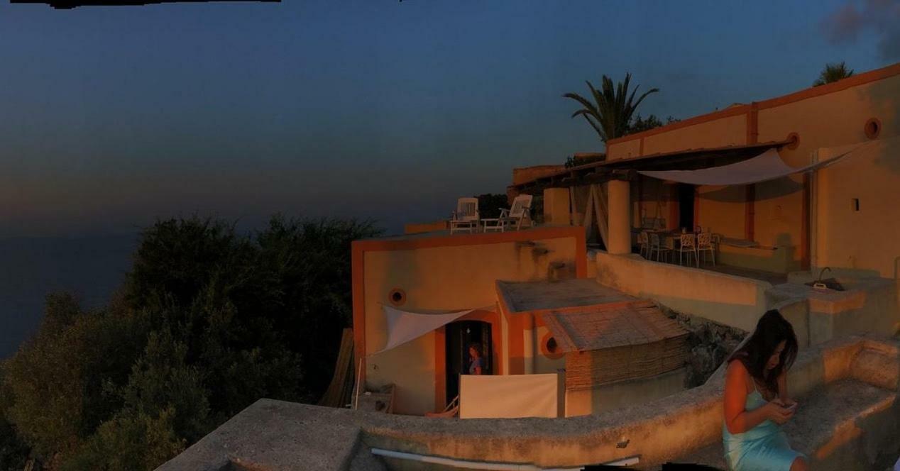 Alicudi Giardino Dei Carrubi- Al Gradino 365 Bed & Breakfast Exterior photo
